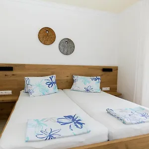 Dea , Crikvenica Kroatien